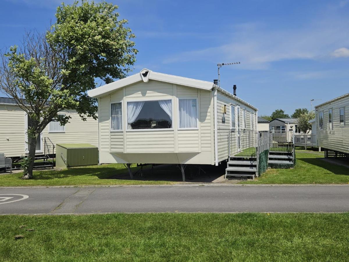 6 Berth On John Fowlers Villa Berrow Exterior photo